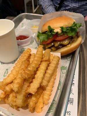 シェイクシャック大丸心斎橋店