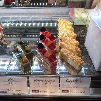 ドゥブルベボレロ 大阪本町店