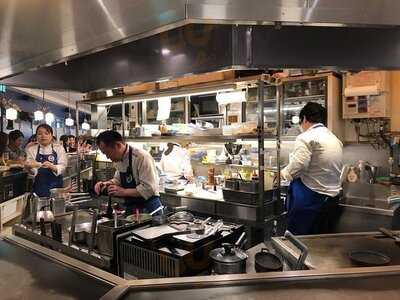 鉄板料理とシャンパーニュワインのお店 赤白