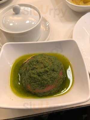 鉄板料理とシャンパーニュワインのお店 赤白