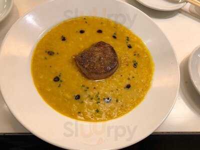 鉄板料理とシャンパーニュワインのお店 赤白