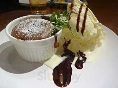 イタリアンバールピエーノ本店