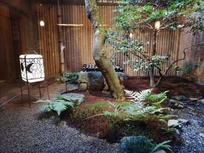 阿闍梨餅本舗 満月 清水産寧坂店