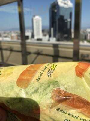 サブウェイ 野菜ラボグランフロント大阪店