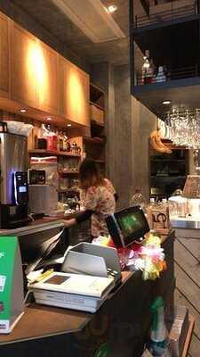 京橋 アロハテーブル