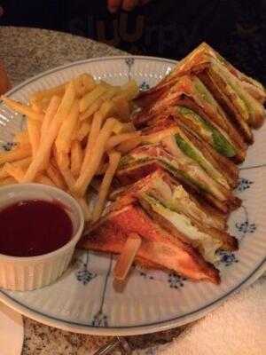 バー 「ムーンライト」