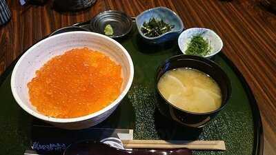 鮭山マス男商店桜木店