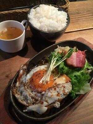 ワインちゃん 瓦・町・路・地