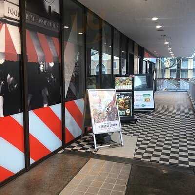 フライデーズ ユニバーサルシティ ワコウビル店