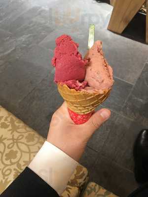 西通りプリン 博多マルイ店