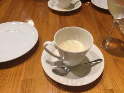 シャンパン食堂