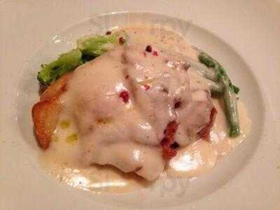 シャンパン食堂