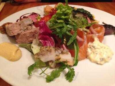 シャンパン食堂