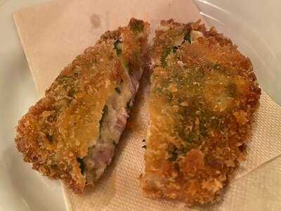 西冨家コロッケ店