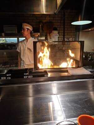 秋吉 心斎橋南店