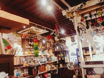 絵本と珈琲ペンネンネネムgreen