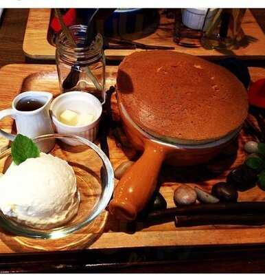 絵本と珈琲ペンネンネネムgreen