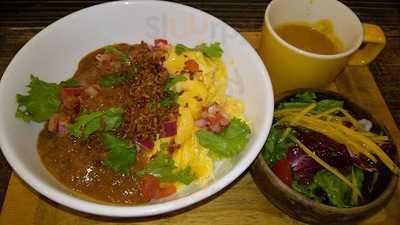 絵本と珈琲ペンネンネネムgreen