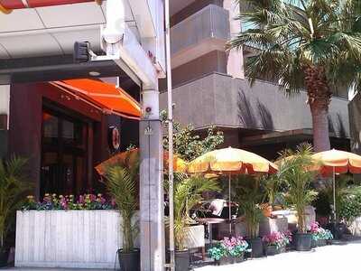 アンナカラーズ ビストロ＆バー