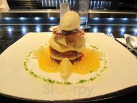 トシ・ヨロイヅカ