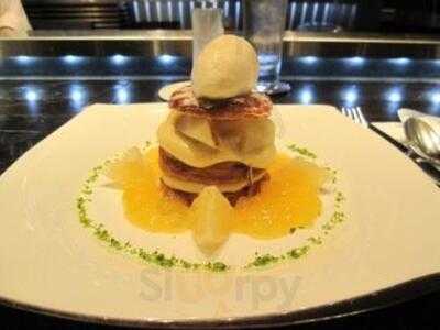 トシ・ヨロイヅカ