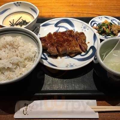 牛タン とろろ 麦めし ねぎし お茶の水店