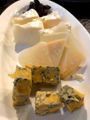 ワインバー　ズッケロ