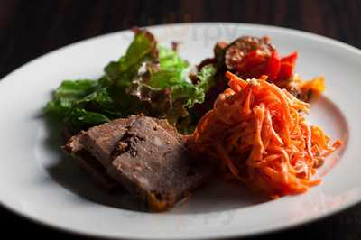 ワインバー　ズッケロ