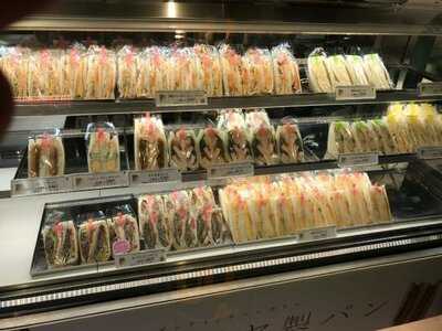 サンドイッチベーカリー　ダイヤ製パン阪神梅田店