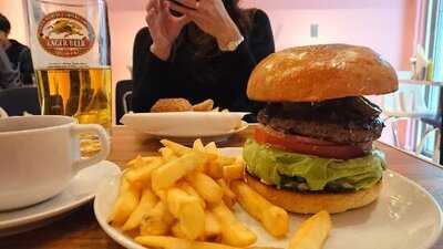 Burger&milkshake Crane