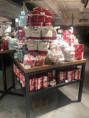 ディーンアンドデルーカカフェ新大阪店