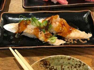 元祖ぶっち切り寿司 魚心 梅田店