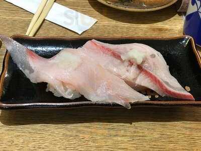 元祖ぶっち切り寿司 魚心 梅田店