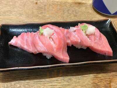 元祖ぶっち切り寿司 魚心 梅田店