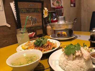 大阪カオマンガイカフェ