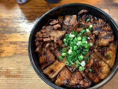 炭焼豚丼 豚野郎