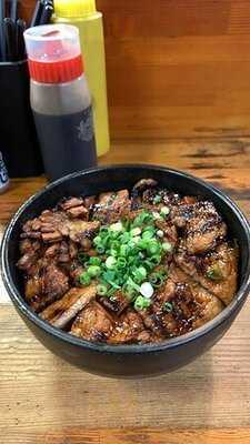 炭焼豚丼 豚野郎