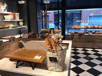 フランツ アンド エヴァンス ロンドン 表参道店