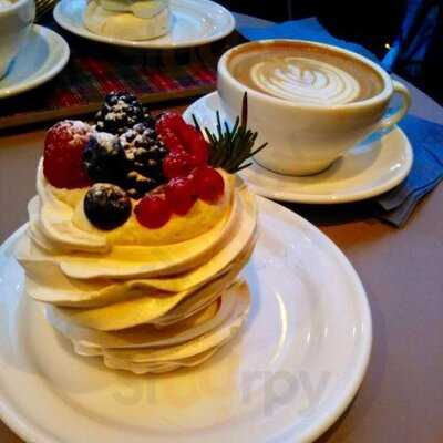 フランツ アンド エヴァンス ロンドン 表参道店