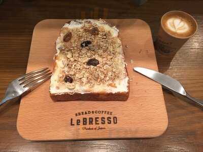 レブレッソ グランフロント大阪店