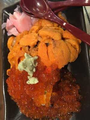 立ち寿司ホルモン　新鮮や