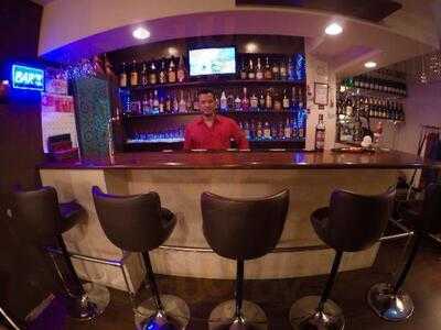 カレー & Bar カトマンズ