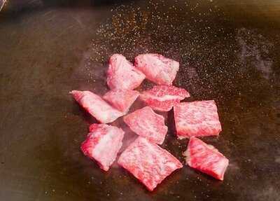 丸善食肉店 黒門市場店