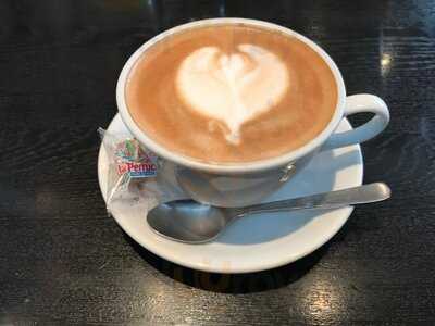 ベーカリー&カフェ 沢村 広尾プラザ