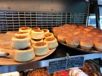 ベーカリー&カフェ 沢村 広尾プラザ