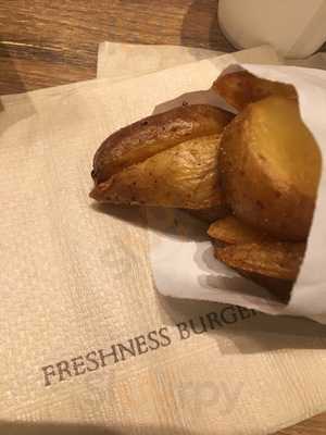 フレッシュネスバーガー 文化村通店