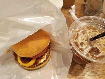 フレッシュネスバーガー 文化村通店