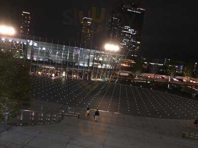 Brasserie & Wine Cafe  Buzz 梅田