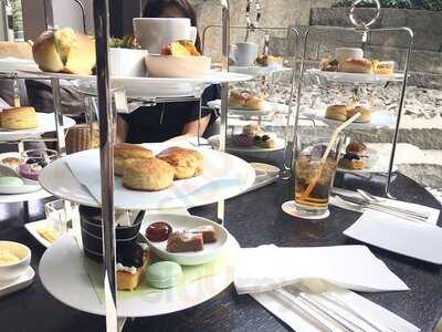 ガーデンラウンジ「坐忘」