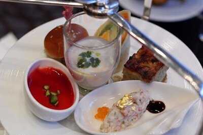 ガーデンラウンジ「坐忘」